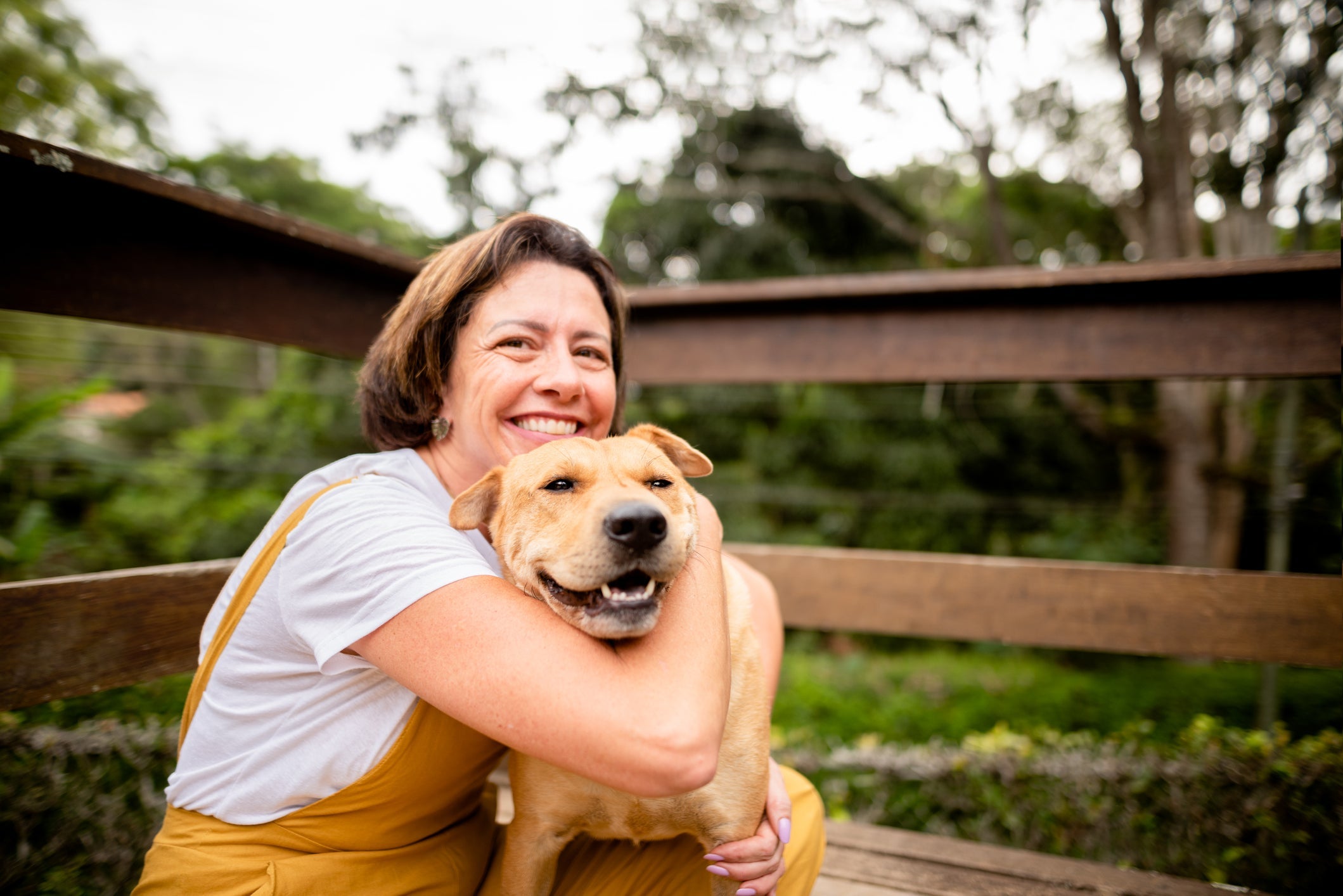 Ser mãe de cachorro significa cuidar, amar e se dedicar ao animal