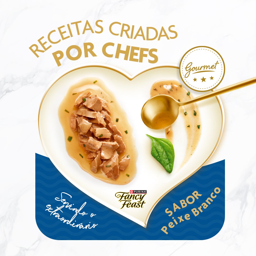 Sachê de ração úmida para gatos Fancy Feast Supremó sabor peixe branco em caldo com espinafre.