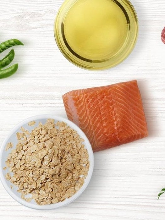 Ingredientes ricos em proteína: carne, salmão e ovos