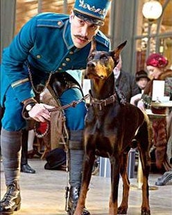 Blackie é a Doberman do filme (Créditos: Divulgação)
