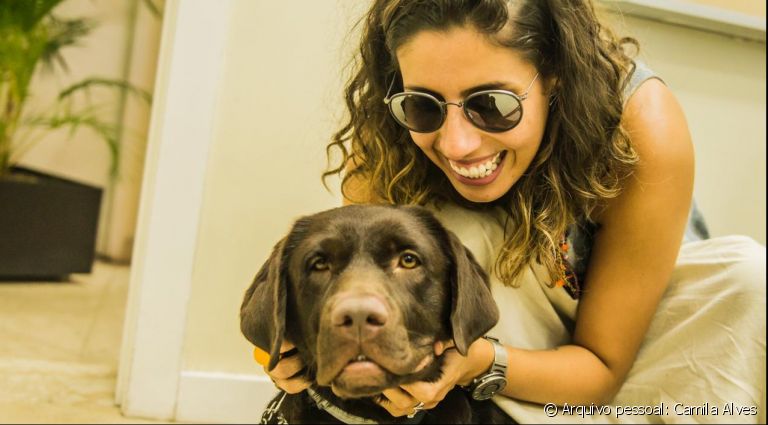 Cão-guia: conheça a história da Camila e do Astor