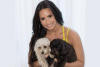 demi lovato com seus dois cachorros